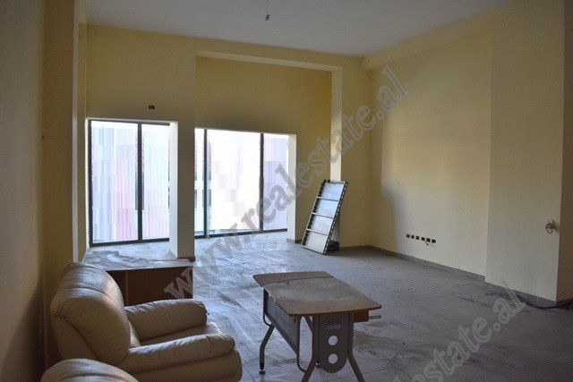 Apartament 2 + 1  per shitje te Selvia ne Tirane (TRS-1213-47b)